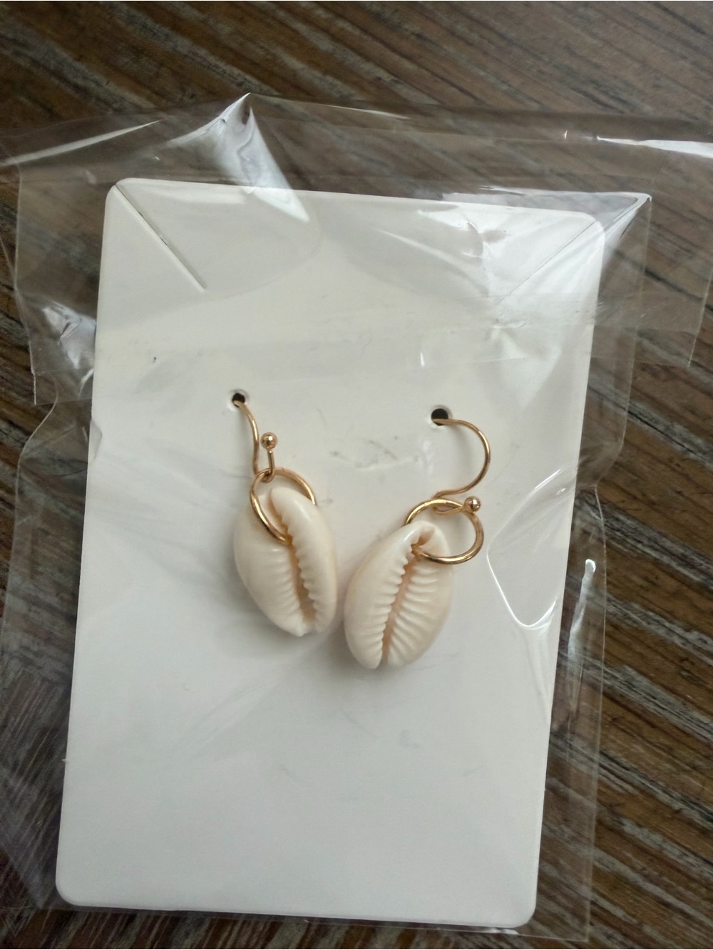 Seashell earrings - Picture 3 of 3